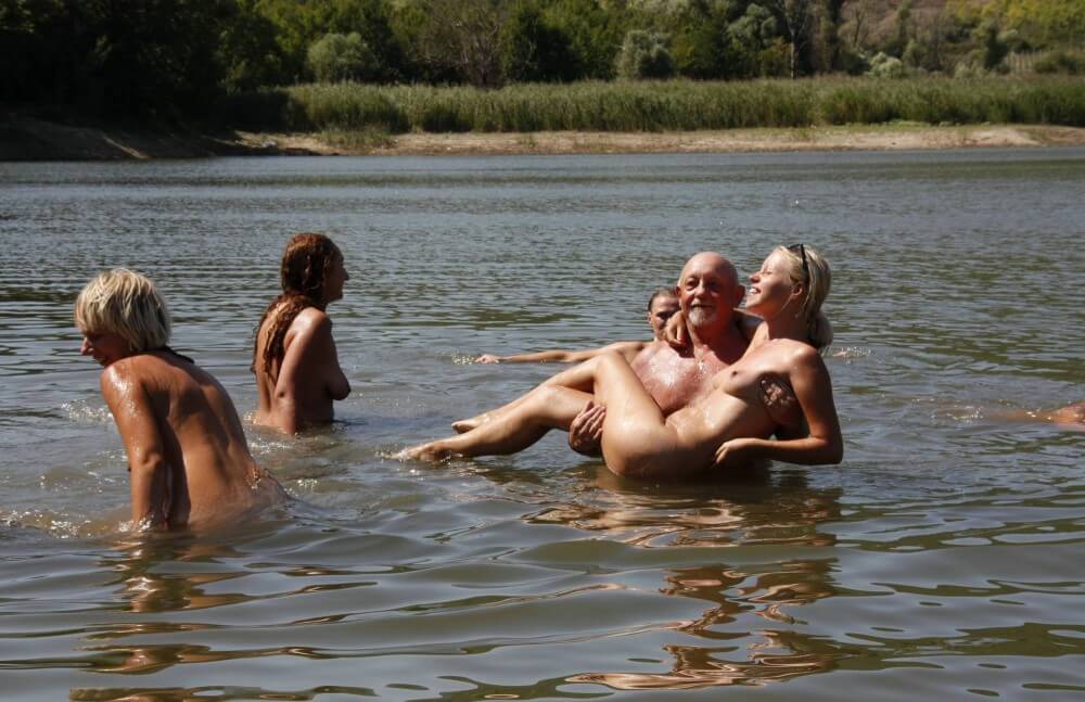 Naturist Family Event # 25 - Nudists live together in nature and in groups