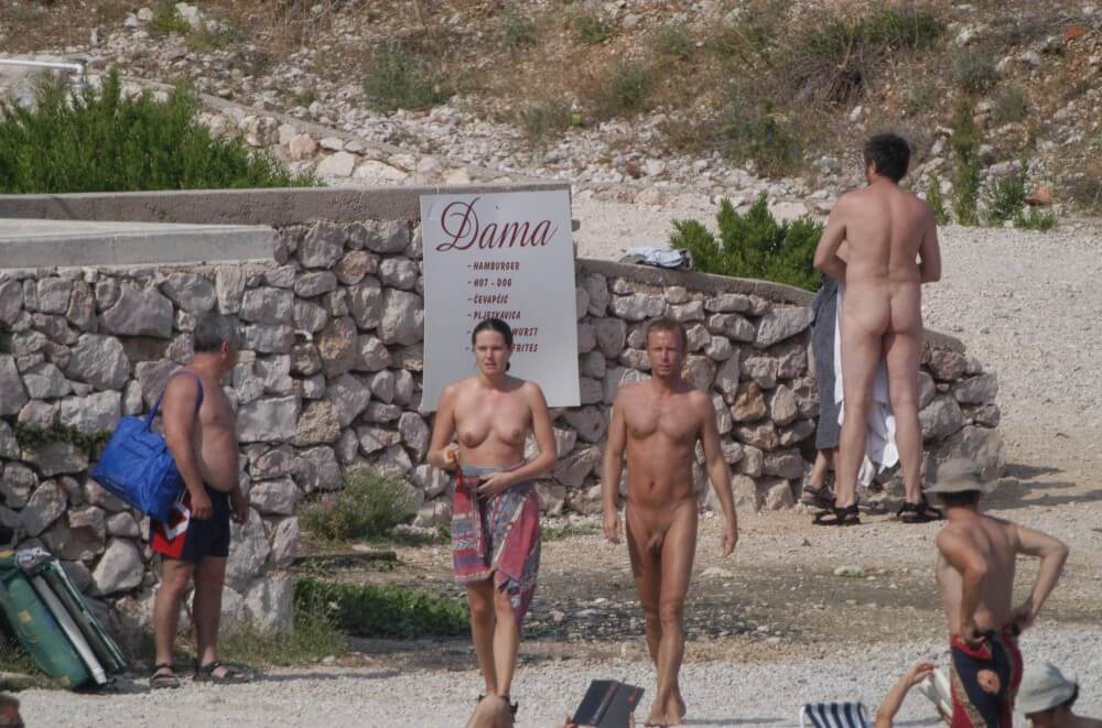 Baska Rock-Wall Path pics - The worship of the naked body