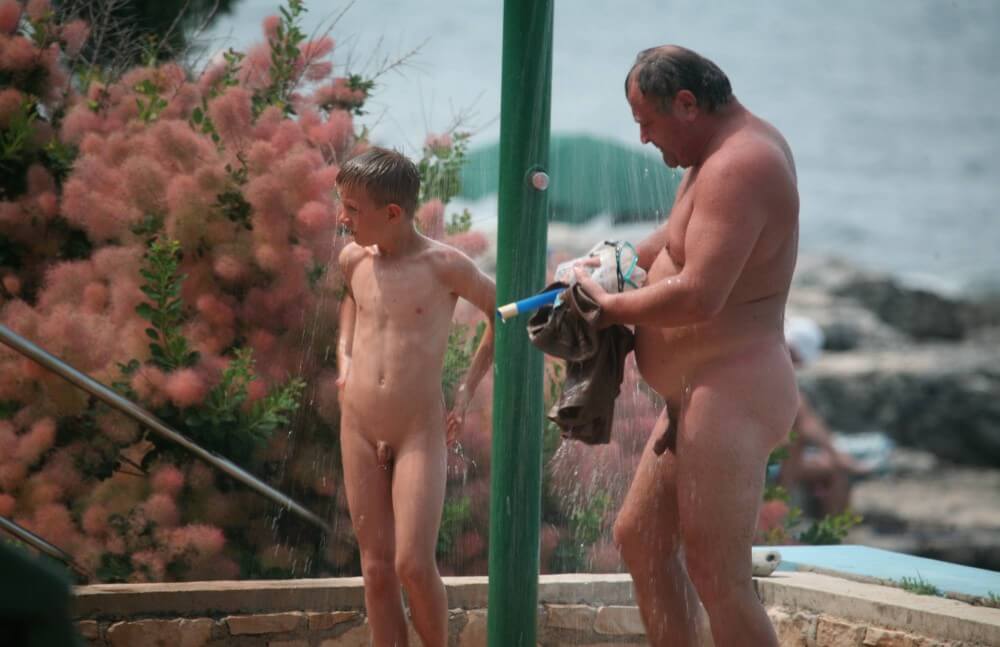 Naturist Shower Profiles pics - Naturism as a way to connect with nature and achieve inner harmony
