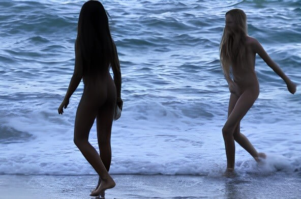 Premium Content # 52 - In naturism, people are equal regardless of circumstances