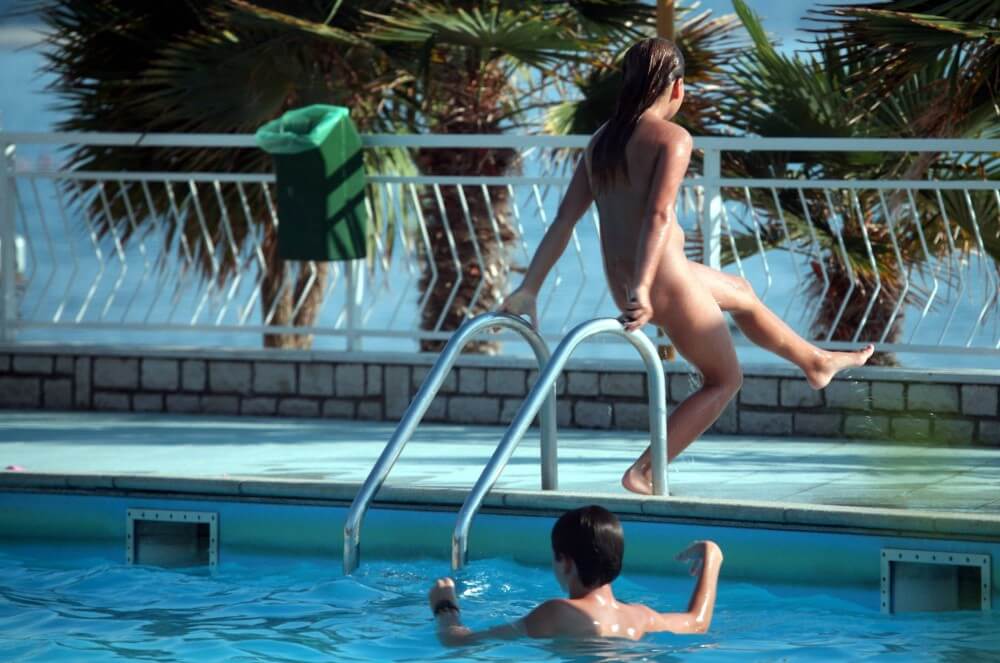 Pool Assortment Nudism Life - Family naturism in the modern world
