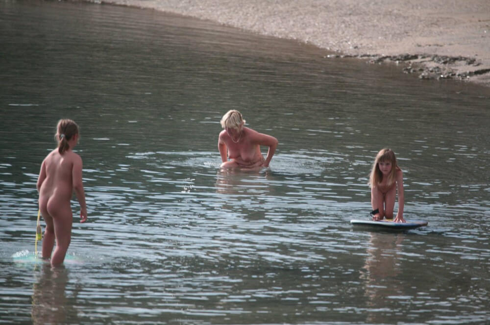 Naturism photo gallery # 14 - It is a philosophy based on trust and respect for the naked body and nature