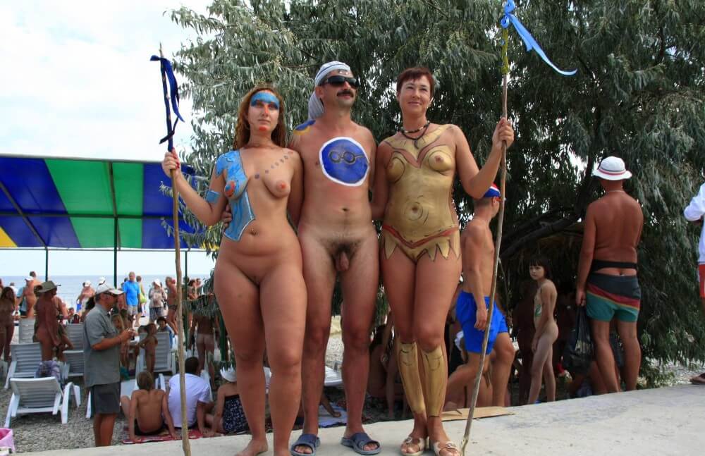 Three Painted Girl Poses pics - Nudity as an expression of natural beauty