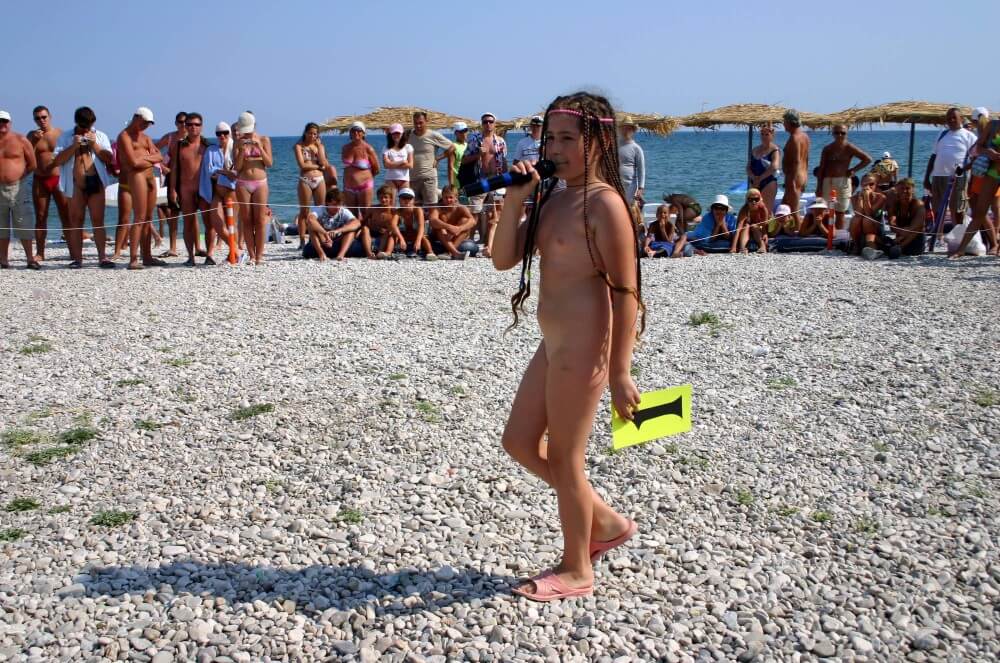 Naturist Mic Speech photos - Naturism is about peace and tranquility