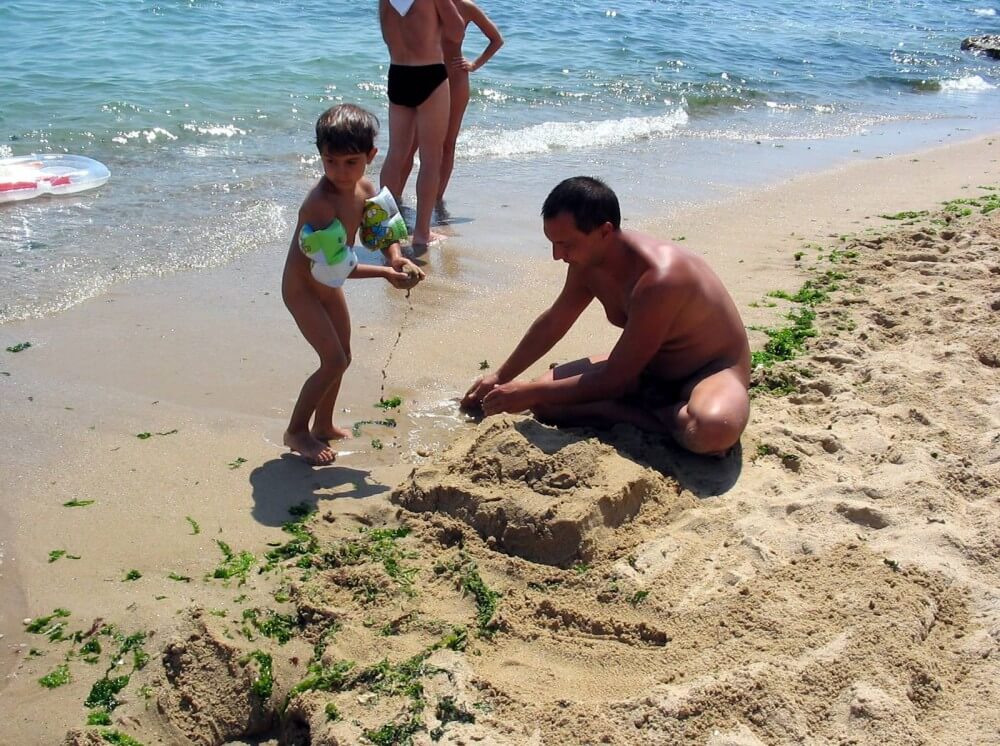 Bulgarian Sandy Paint Over - The community of naturist movement supporters and their values