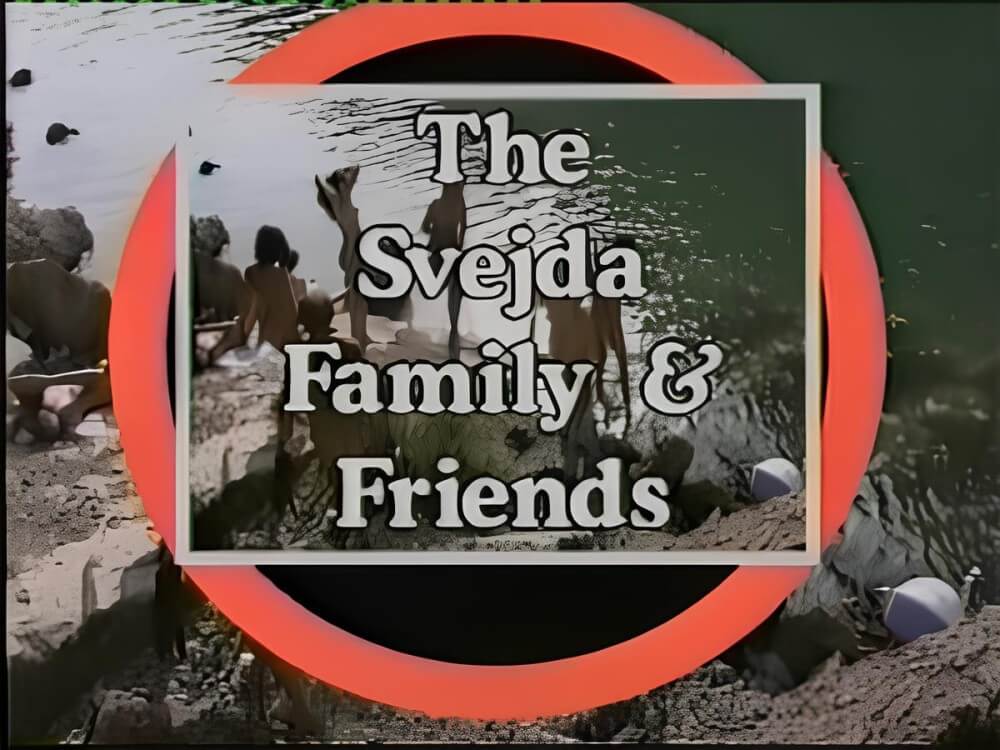 Enature - Family portraits - Radical nudism materials