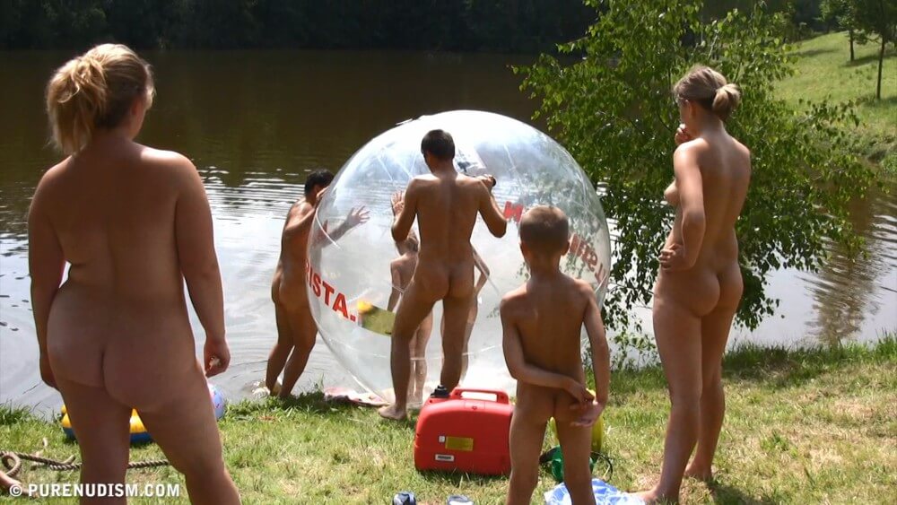 Aqua Nude Relaxation Full HD - Boundaries disappear in the world of naturism and nudism