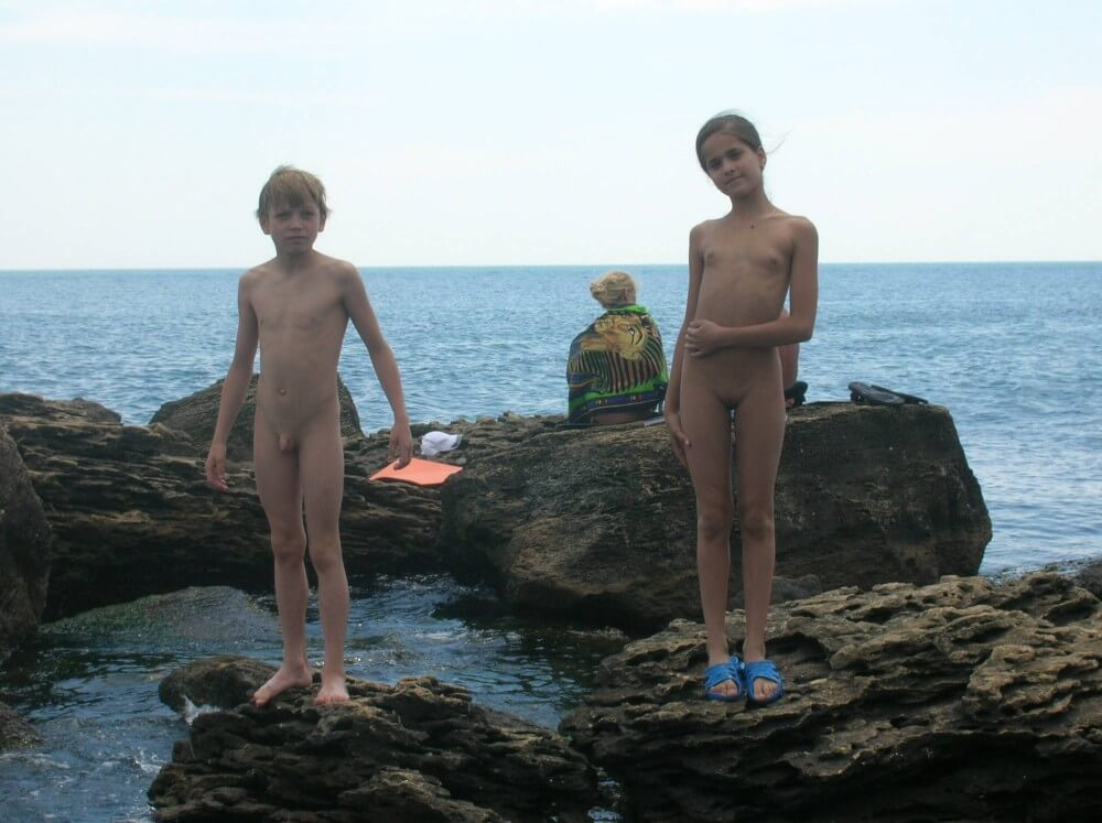 Beach Rocking Profile pics - Advocates of naturism and nudism live in harmony with nature