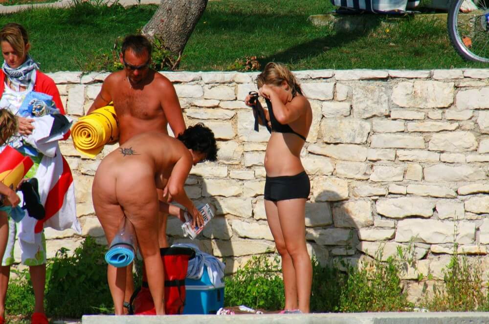 Ula FKK Sisters Day photo gallery - Nudity as a natural aspect of human life