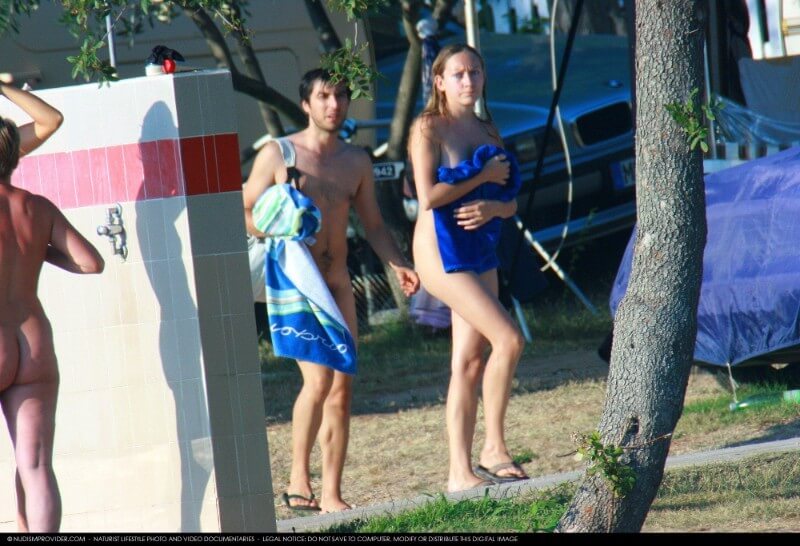 Naturism big photo gallery - Those wishing to register as nudists