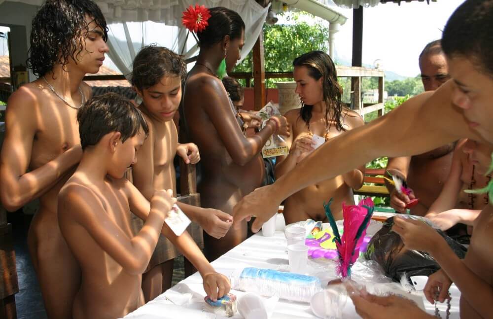 Brazilian Sunshine Beauty photos - A closed community of naturists