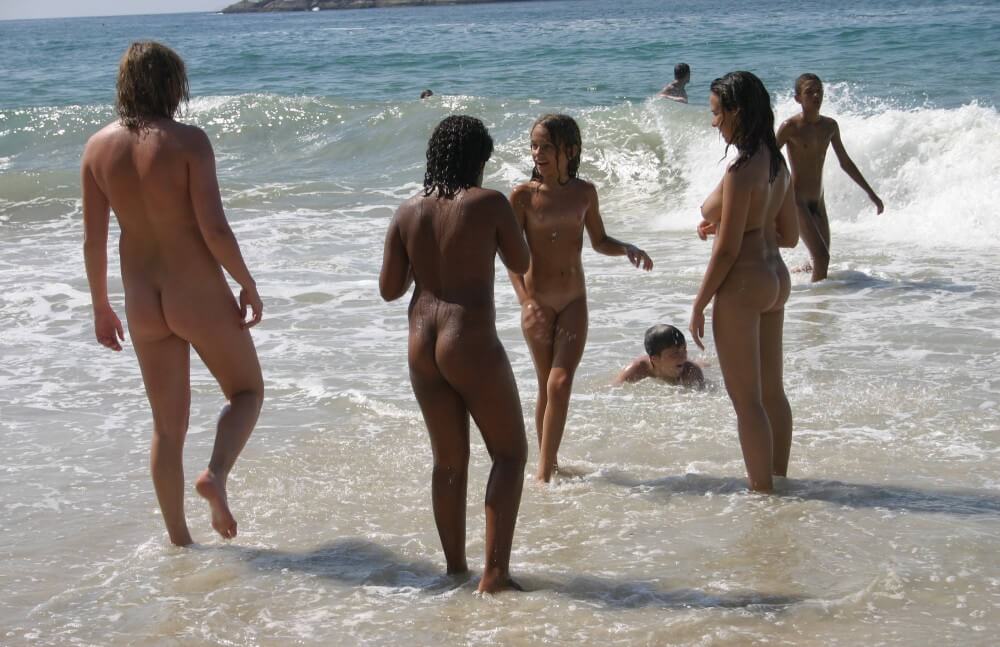 Brazils Water Refreshing pics - Naturism Is Not a Sect