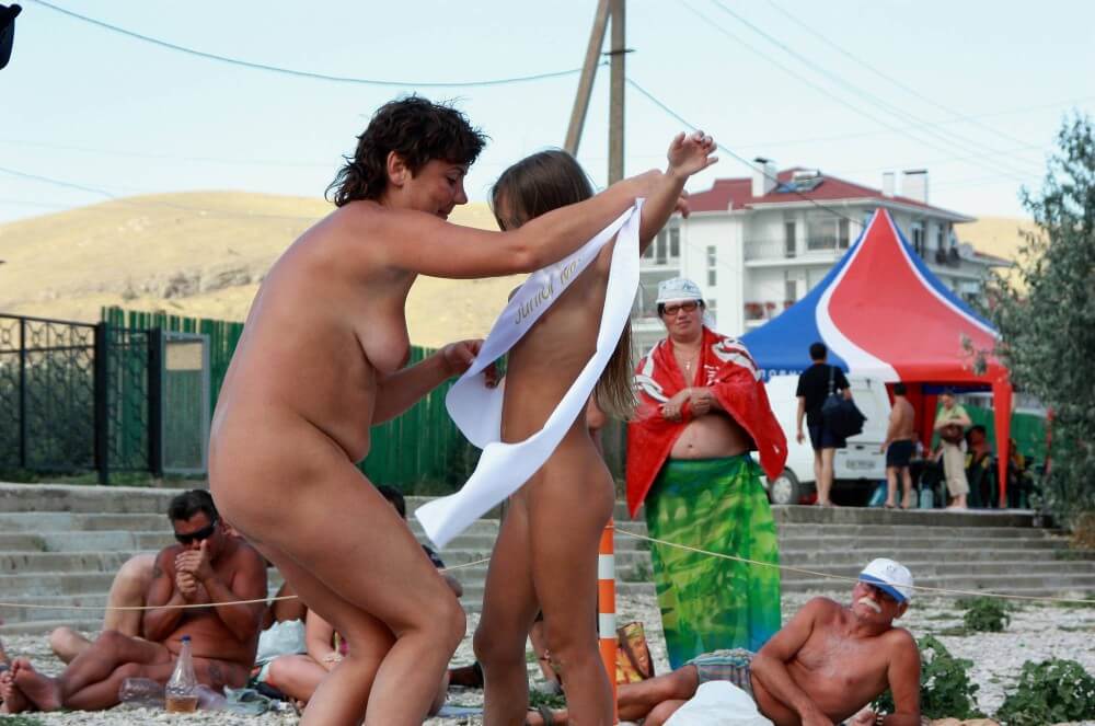 Presenting Mini Awards photos - A nudist values trust and honesty between people