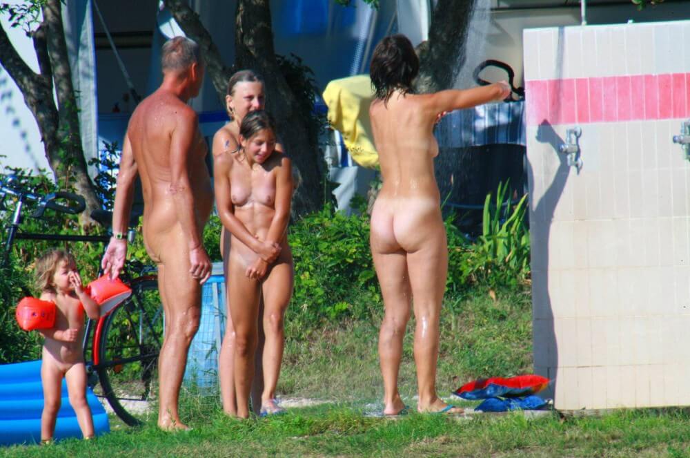 Ula FKK Water Toy pics - Simplicity and naturalness are important principles of nudism and naturism