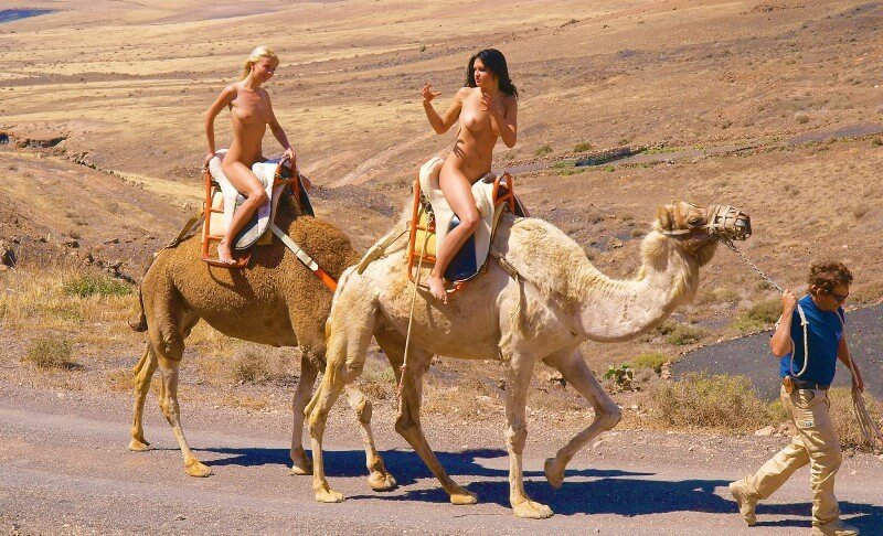 Funny Moments Life pics - Overcoming shame and awkwardness when taking off clothes