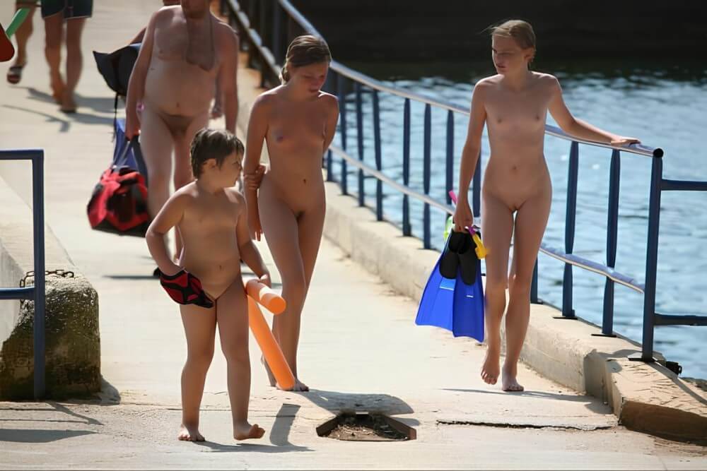 Naturism photo gallery # 11 - A space for those who seek bodily freedom
