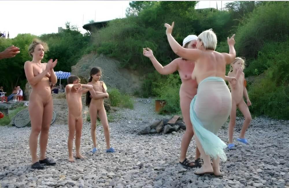 Dances on a beach pics - The worship of the naked body