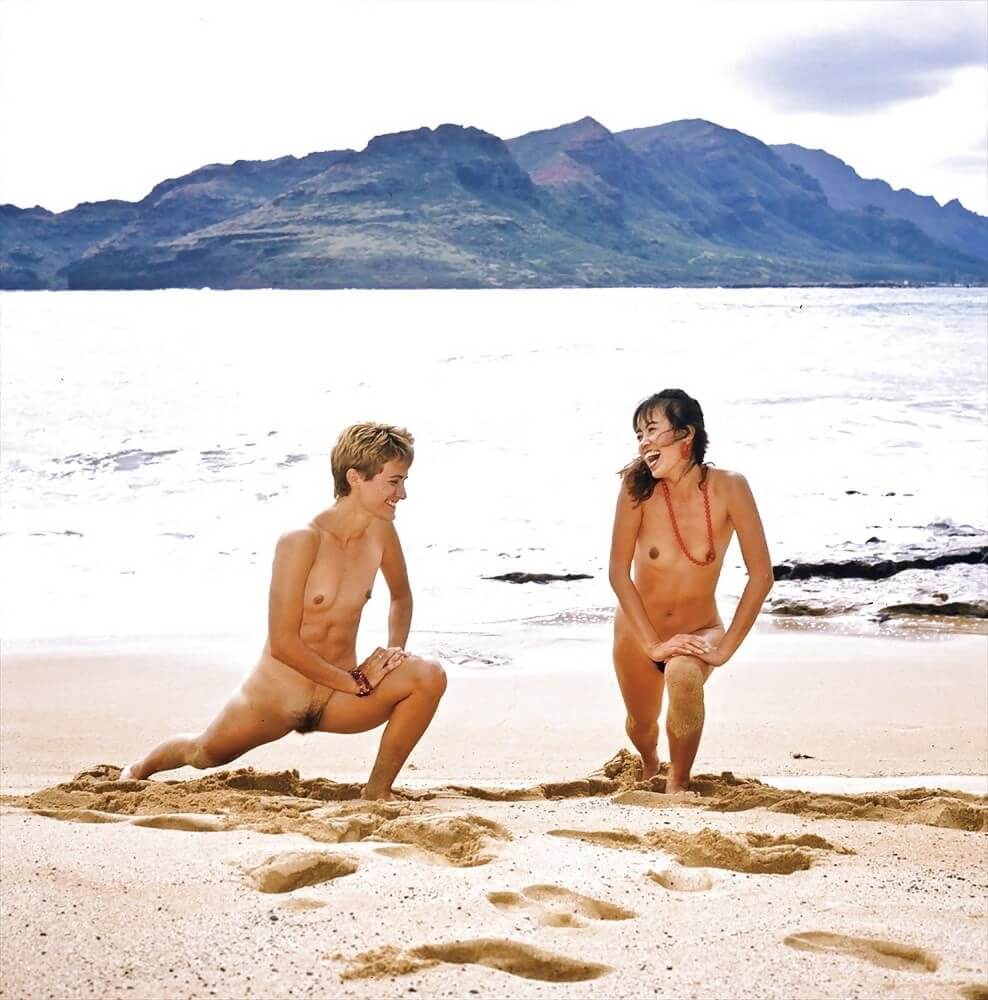 Retro naturism photos - They value simplicity and naturalness, and encourage people not to feel self-conscious about being naked