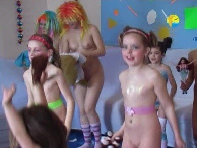 Naturism Freedom: Disco - Nudism and naturism encourage a love of nature and oneself