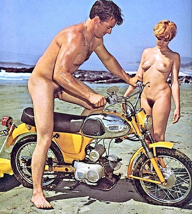 Retro naturism photo gallery - Nudity in naturism is a way to experience freedom and harmony
