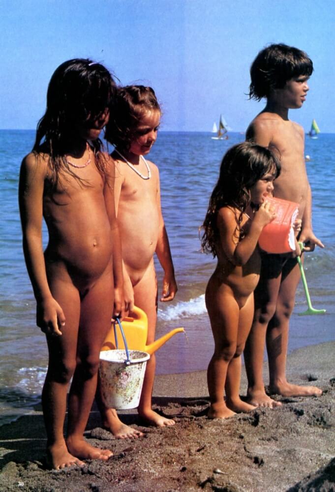 Jung und Frei Nr 6 - Nudism helps us accept ourselves and others