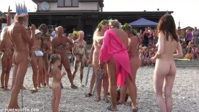 Cool Day At The Beach 4 - Beautiful family nudism