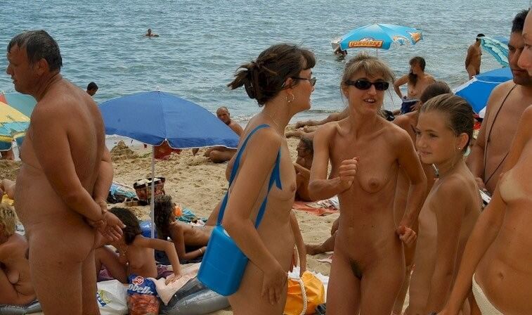 Documentary video naturism 1999 - Naturism promotes health of mind and body