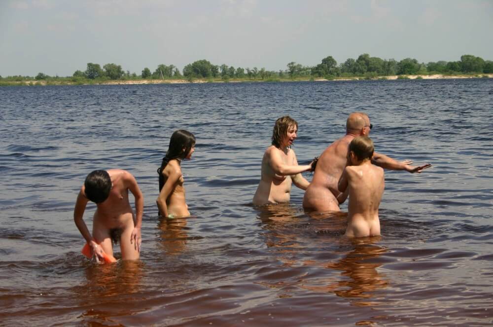 Kiev Water-Front Bathing pics - Nudism teaches you to appreciate the present