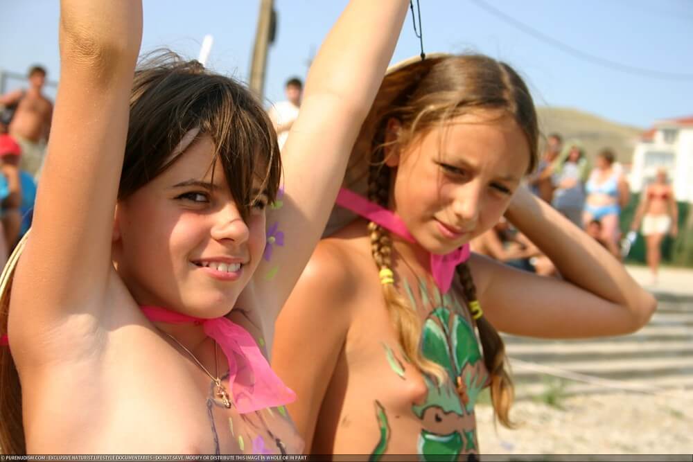 Premium Content # 25 - Family nudism in the 21st century