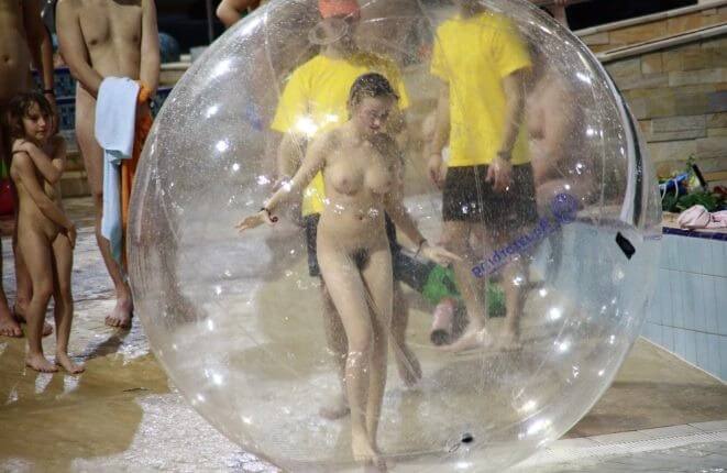 Holiday in the pool photos - Supporters of naturism live in harmony with nature