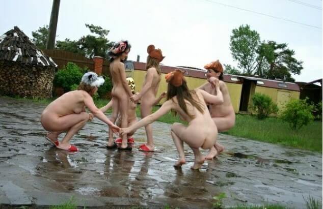 Naturism photo gallery # 23 - Current trends in the development of the naturist movement