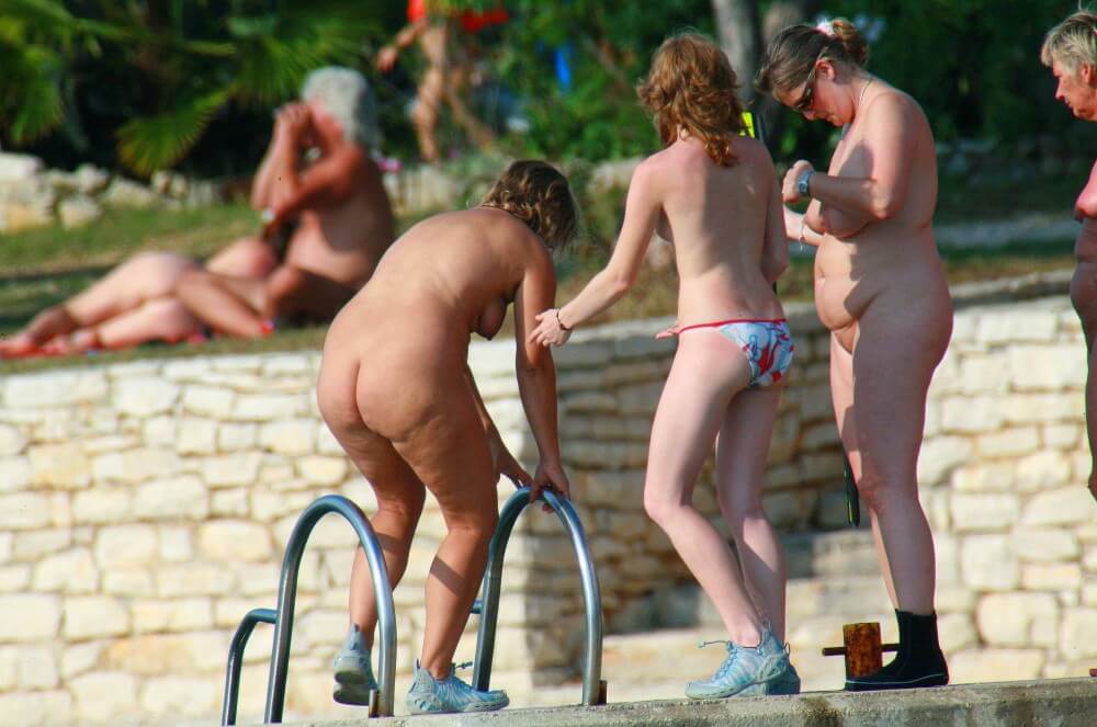 Ula FKK Exploration Family pics - Belief in oneself and ones own strengths are important qualities for practitioners of naturism and nudism