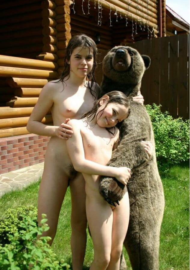 Naturism photo gallery # 57 - Mutual respect and trust are important components of the nudist and naturist community
