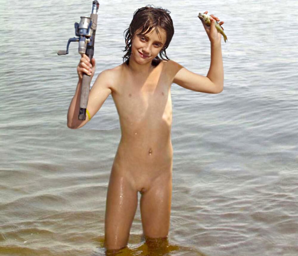 Naturism photo gallery # 42 - Most nudists are motivated solely by a sense of comfort