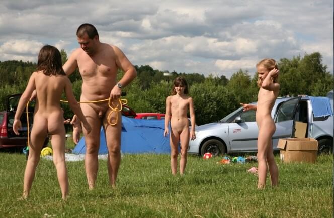 Naturism photo gallery # 38 - A space for those who seek bodily freedom
