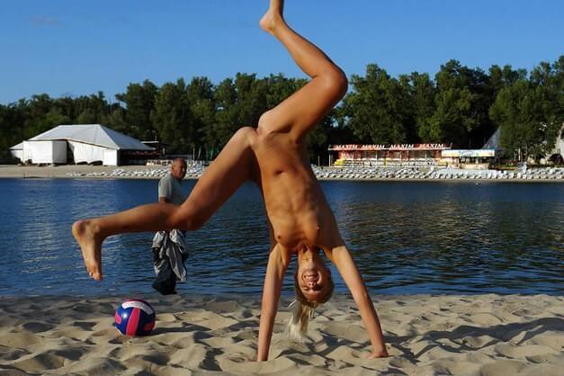Enature presents - The naked body as a reflection of inner beauty