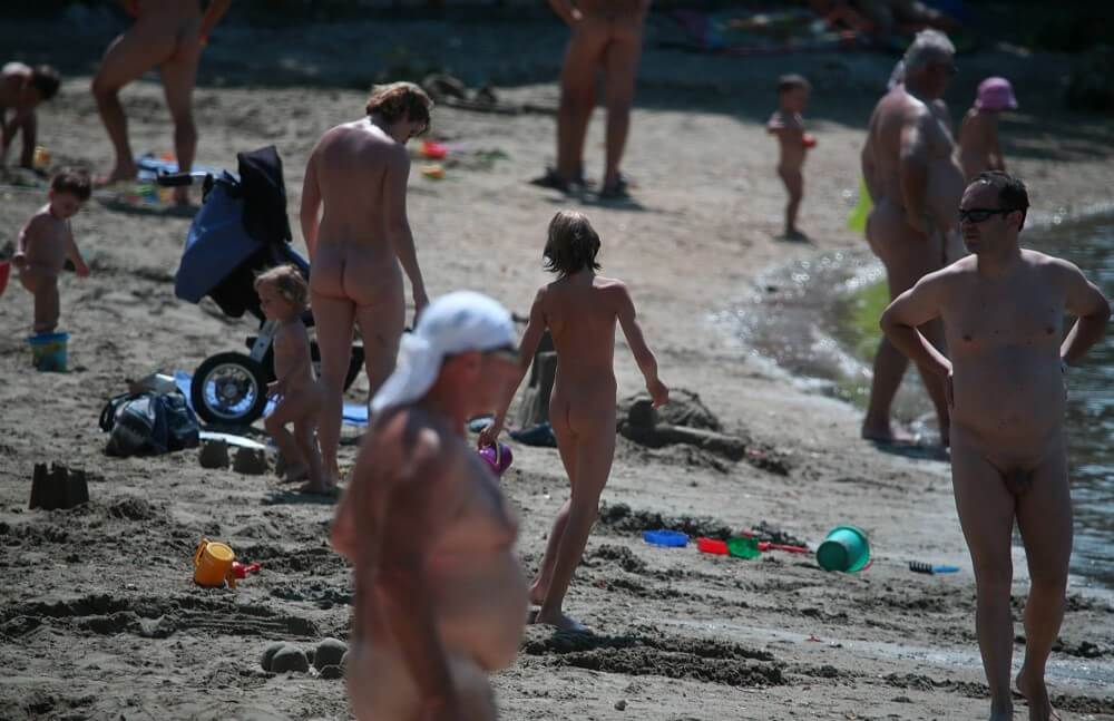 Jr Coastal Beach Paradise pics - A slight inclination toward nudism