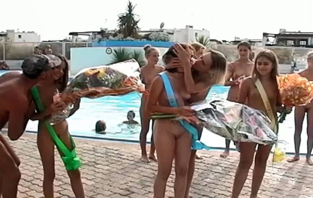 Nudist girls beauty contest video France - Sunat Natplus HD - Nudity is seen as a natural part of life among nudists